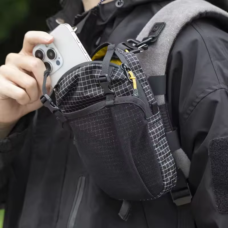 Sac de fixation pour bretelle de sac à dos