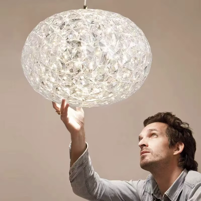 Lampe Suspendue en Forme de Globe Ovale en Acrylique, Luminaire Décoratif d'Nik, Idéal pour un Bar, une Salle à Manger, une Cuisine ou une Chambre à Coucher