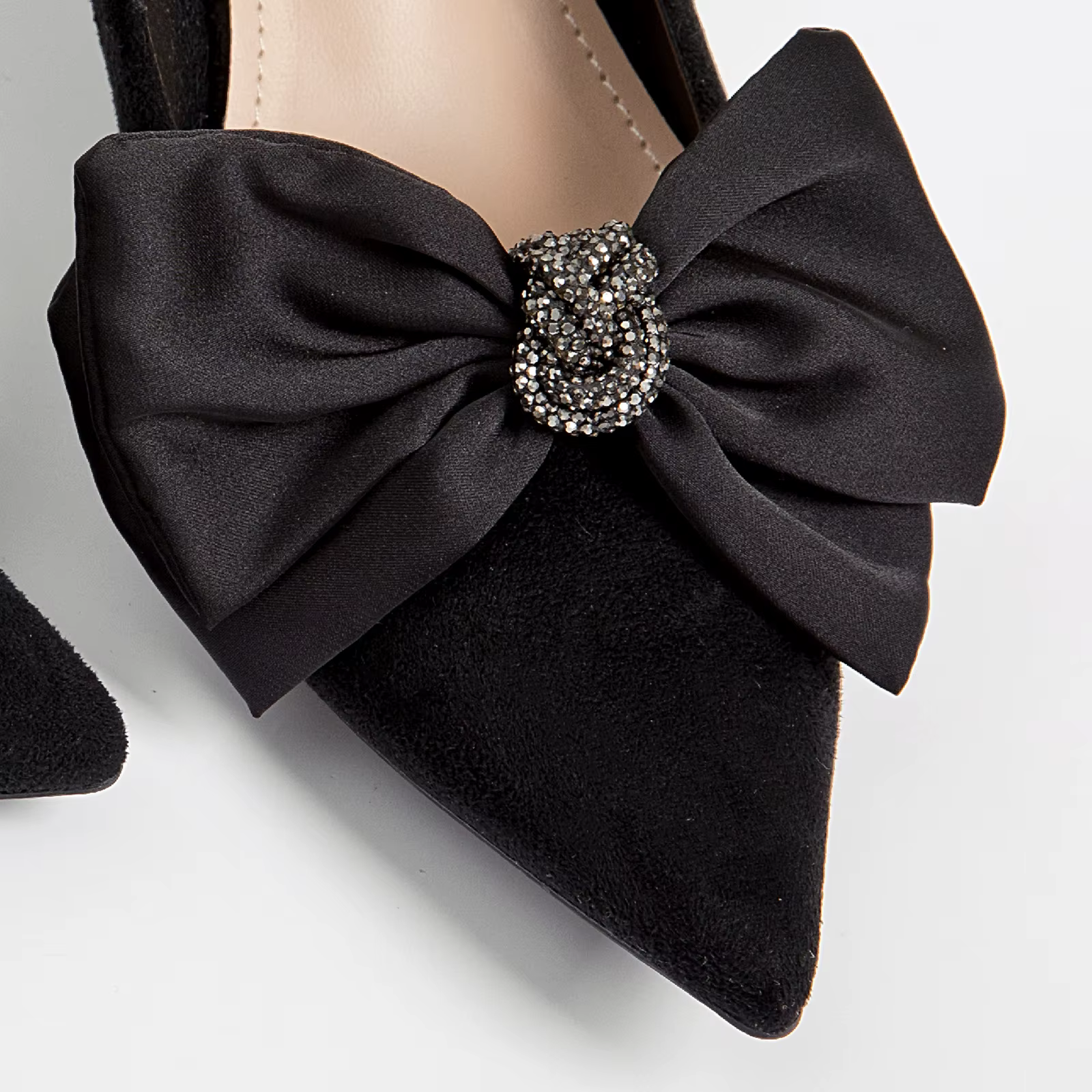【1 paire】 breloques pour chaussures, breloques de créateur noires en forme de fleur pour talons de femmes, accessoire de bijouterie pour chaussures, boucle pour chaussures de mariée