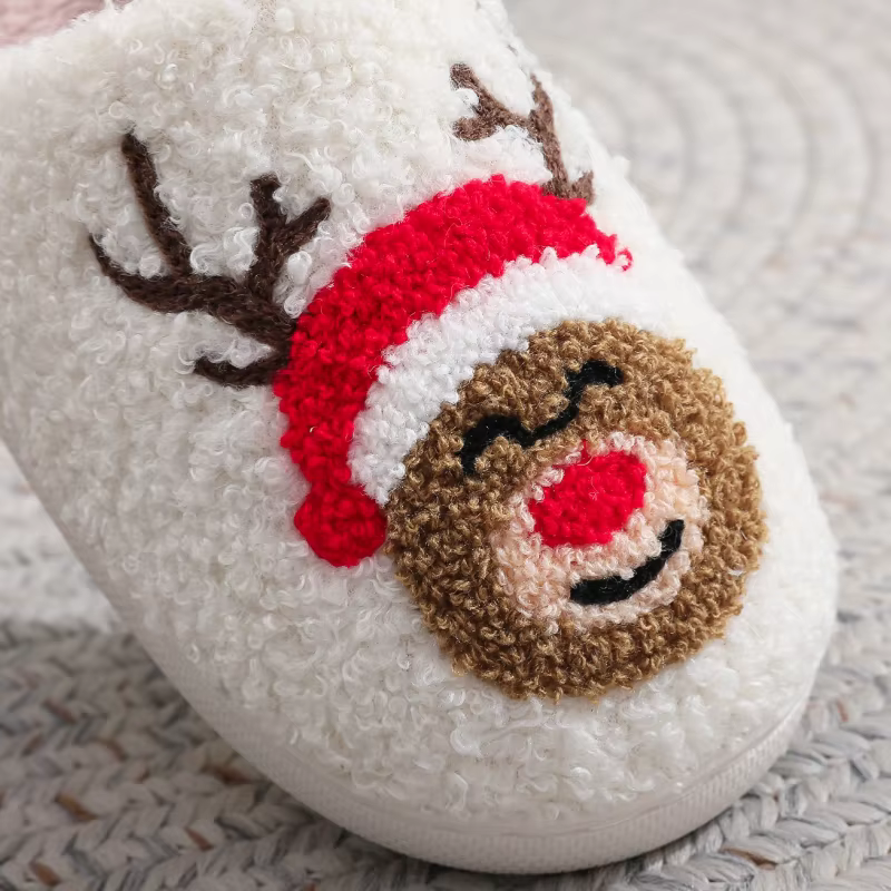 Hiver noël femmes maison pantoufles hommes intérieur doux sandales antidérapantes Couples chaud en peluche diapositives plates adultes unisexe belles chaussures