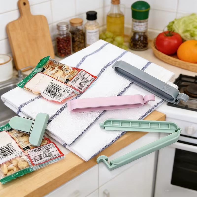 12 pinces à sacs alimentaires en plastique, pinces de scellage réutilisables, anti-humidité et anti-poussière, pour la conservation de la fraîcheur en cuisine