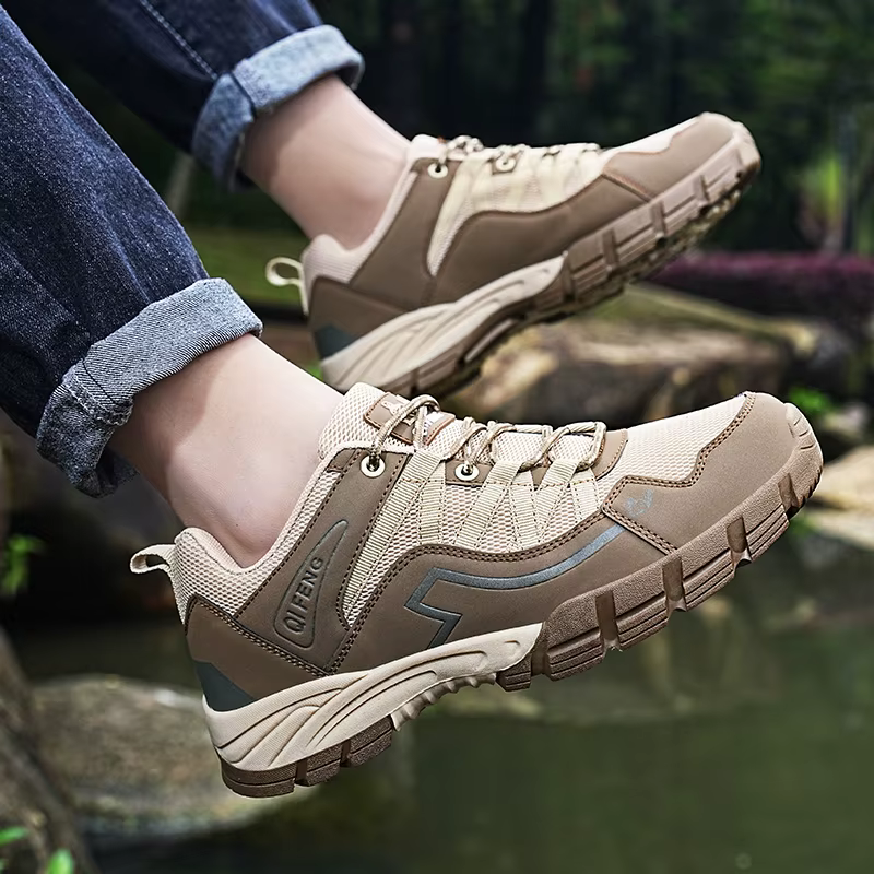 Hommes et femmes chaussures de randonnée