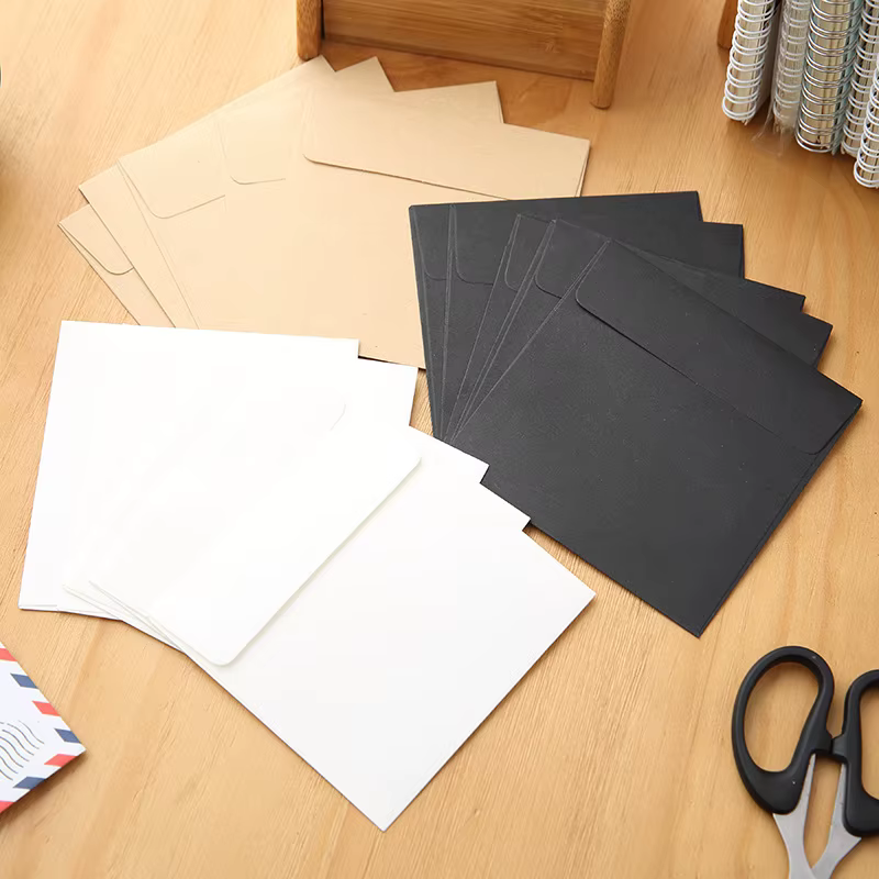 100 pièces Mini enveloppes rétro 10x10 cm Style occidental petites enveloppes de rangement vierges noir/blanc pour le bureau et l'école