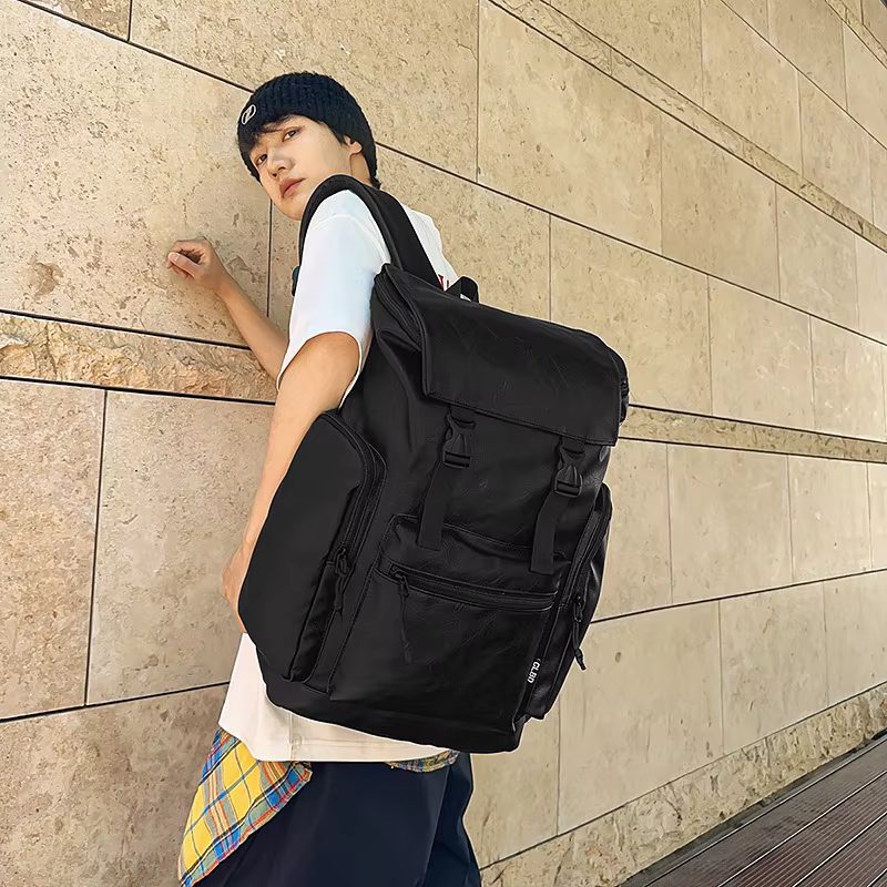 Cool à la mode couleur unie hommes sac à dos décontracté grande capacité multi-poches sac à dos personnalité polyvalent en cuir sac à bandoulière