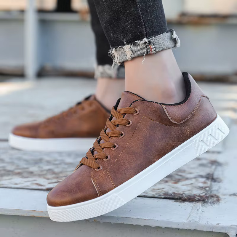 Chaussures de sport en cuir marron pour hommes