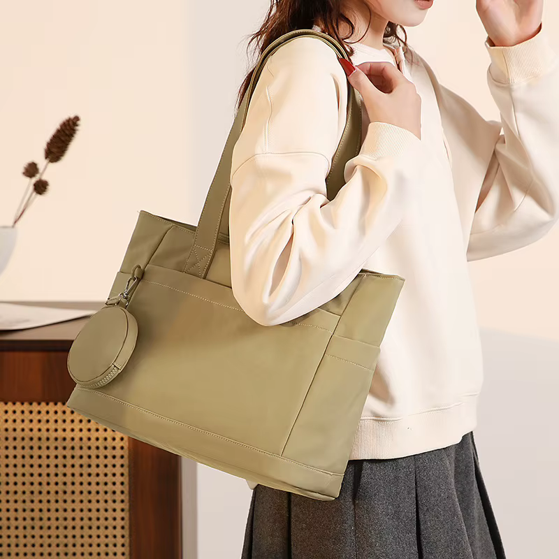 Sac de banlieue en nylon imperméable à bandoulière