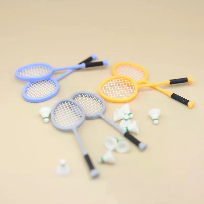 Maison de poupée Miniature, Simulation de Mini raquette de Badminton, modèle pour décoration de maison de poupée, jouets de jeu pour enfants, cadeau, 1/12