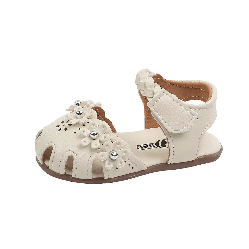 Nouvelles Sandales Mignonnes pour Bébé Fille 2026, Chaussures d'Été Souples pour Enfants, Chaussures de Plage Princesse pour Filles, Fleurs Adorables, Mode Auto-agrippante