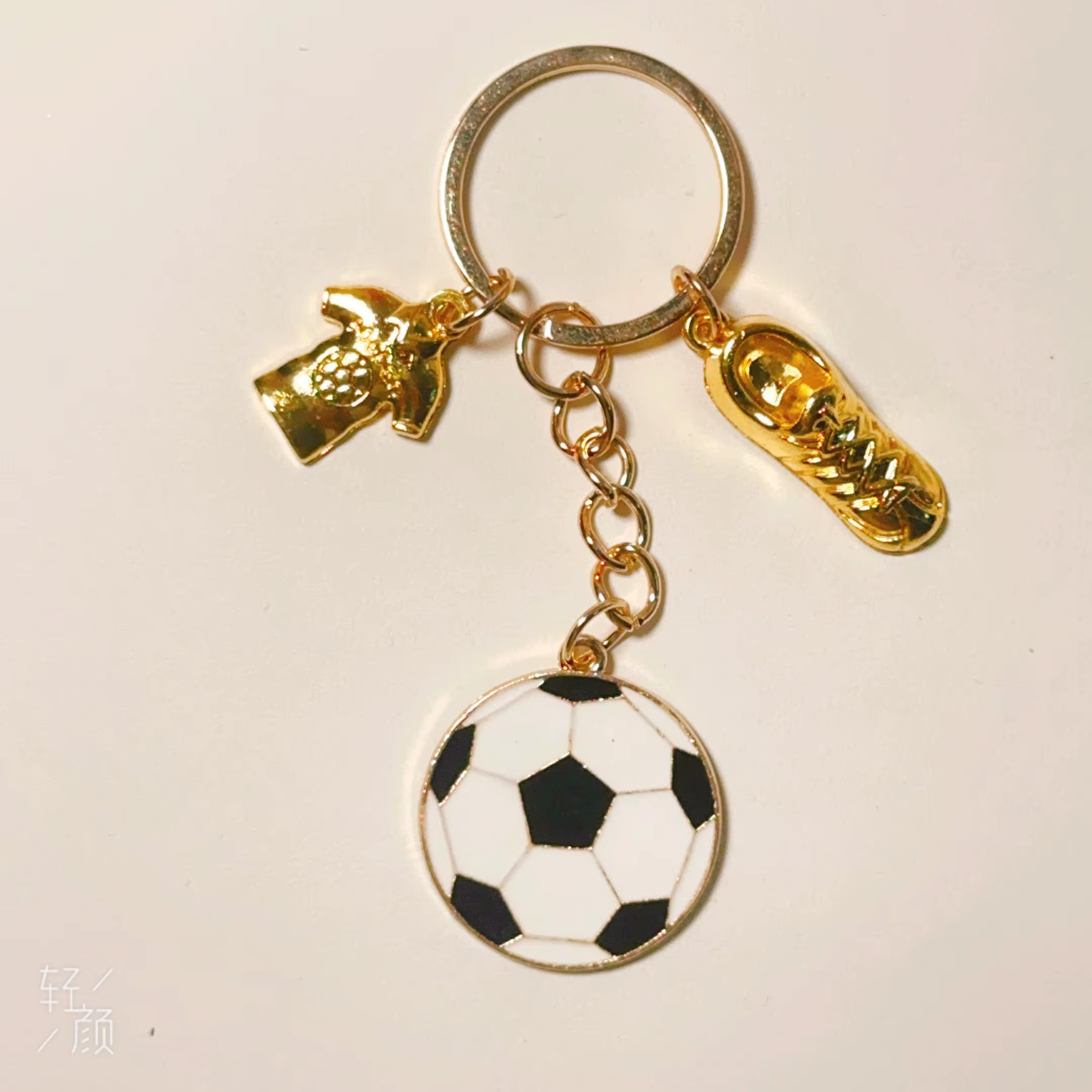 Porte-clés de footballeur, pendentif pour supporters de football, ornement plat en acrylique, breloques décoratives à suspendre pour voitures et sacs, cadeau festif