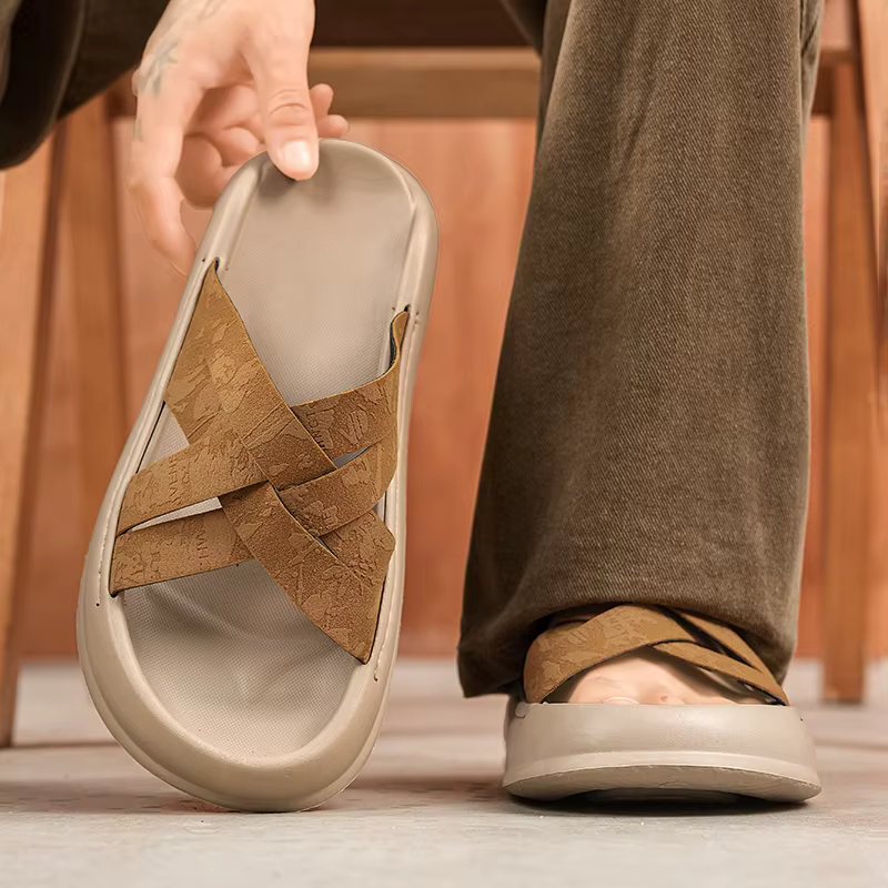 Claquettes décontractées pour hommes, nouvelles sandales d'été à semelle souple, chaussures de plage d'extérieur, séchage rapide, respirantes, légères, pantoufles de sport