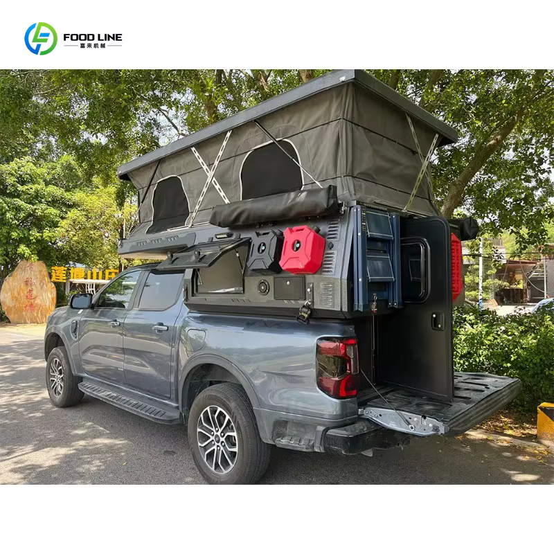 Tente de camping pliable sur le toit de camion