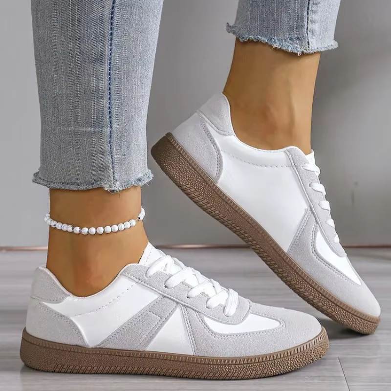2025 automne nouvelles chaussures de sport plates pour les femmes à la mode couleur mixte à lacets chaussures vulcanisées chaussures décontractées confortables
