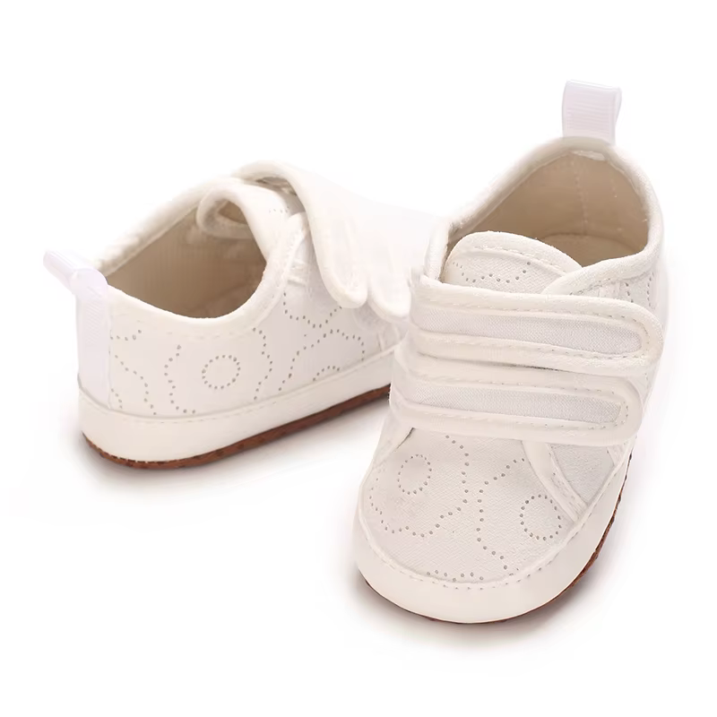 Nouvelle mode infantile printemps chaussure nouveau-né infantile fille loisirs baptême antidérapant marche chaussure blanc à semelles souples Sneaker Prewalker
