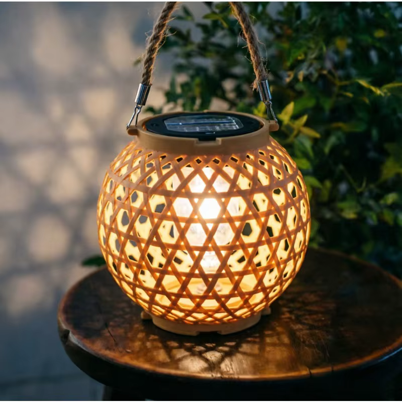 Lanterne solaire LED imitation bambou