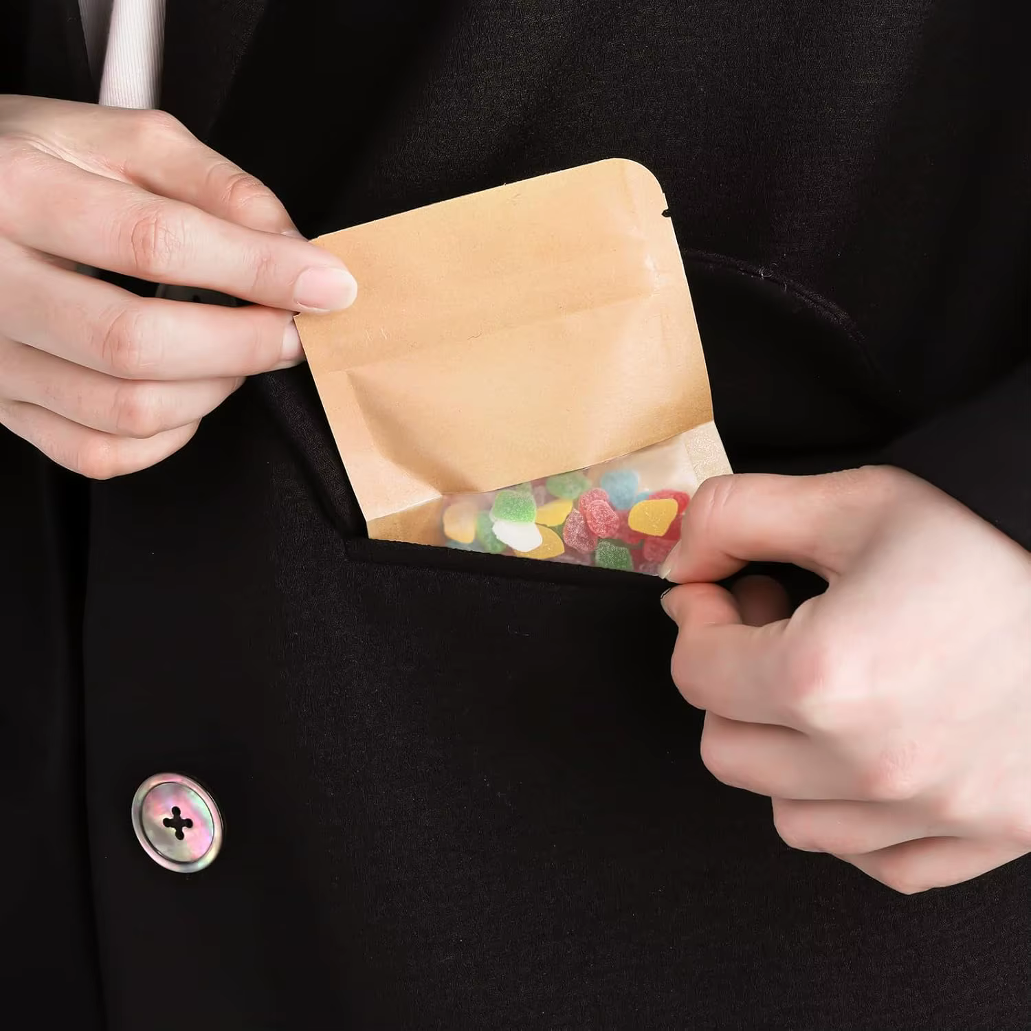 Lot de 300 mini-sacs en papier kraft de 3,5 x 5,5 pouces avec fermeture à glissière refermable et fenêtre transparente, sacs alimentaires autoportants