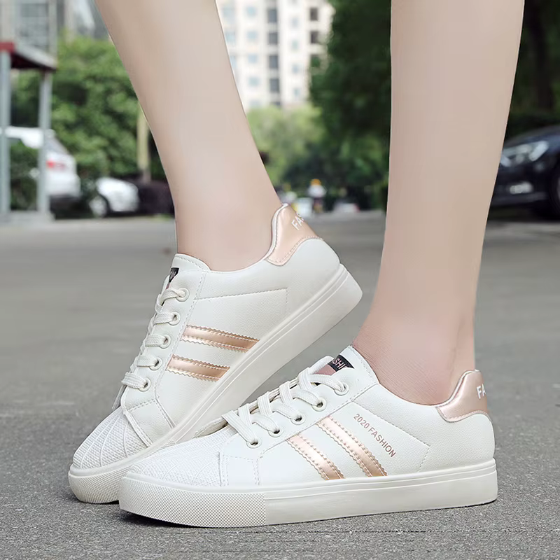 Mocassins de skateboard décontractés pour femmes, chaussures de course, chaussures d'athlétisme blanches, chaussures de sport élégantes, baskets à la mode