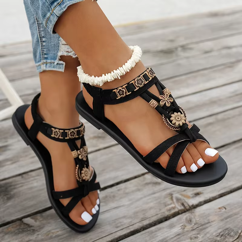 Sandales bohème perlées à fleurs pour femmes été 2025 Style romain sandales plates confortables femme chaussures de plage légères antidérapantes