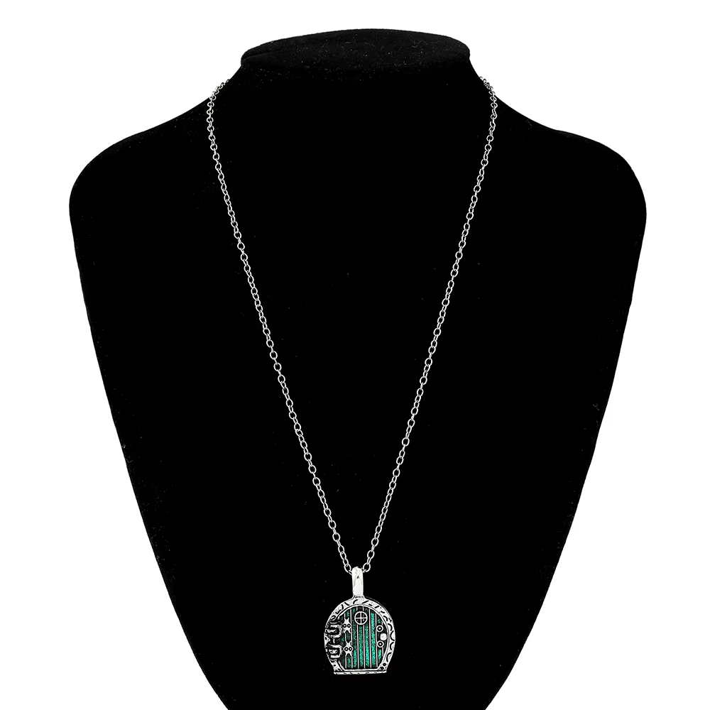 Collier de porte Hobbit du Seigneur des Anneaux – Pendentif bicolore, cadeau pour fans de bijoux de la terre du Moyenne, Inspiration de la Maison de Bilbo