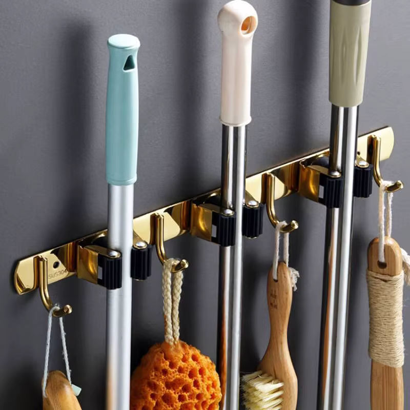 Support mural pour organisateur de vadrouille, crochet de balai, crochet de rangement en acier inoxydable, accessoires d'organisation de cuisine et de salle de bains