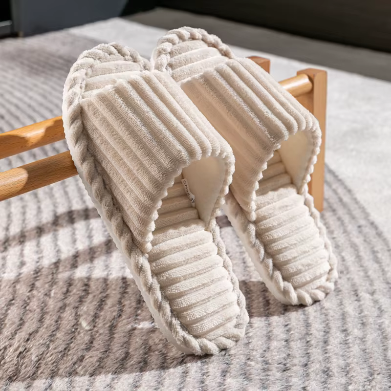 Chaussons d'intérieur ouverts pour femmes