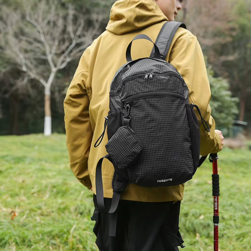 Sac à dos de randonnée léger et imperméable pour hommes et femmes