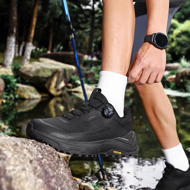 Nouvelles Chaussures de Sport d'Extérieur pour Hommes 2026 Légères Respirantes Antidérapantes Résistantes à l'Usure Amortissantes à Boucle Rotative pour le Camping