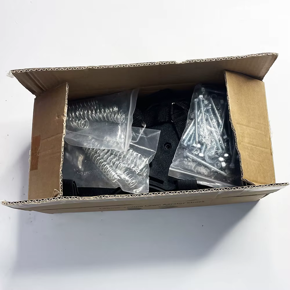 1 paire de chaussures aérateur de pelouse noires, chaussures de jardin à pointes, aération du sol réglable pour hommes et femmes, auto-nivelant, semelle époxy, soins de cour