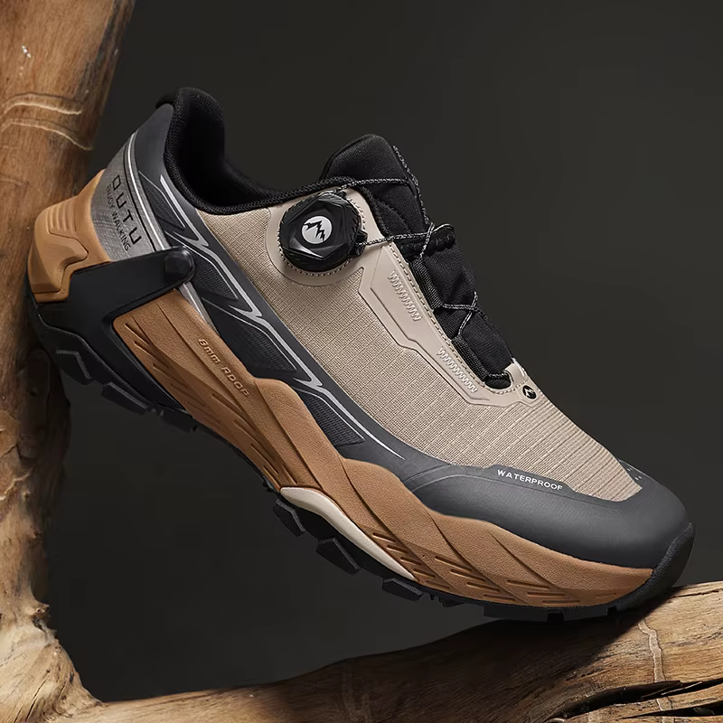 Nouvelles chaussures de randonnée pour hommes montagne