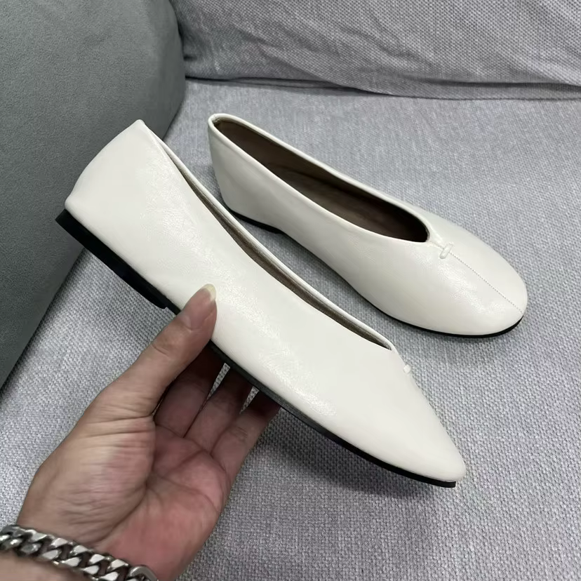 Chaussures plates confortables en cuir à bout rond pour femme, style ballerines décontractées à enfiler, idéales pour le quotidien