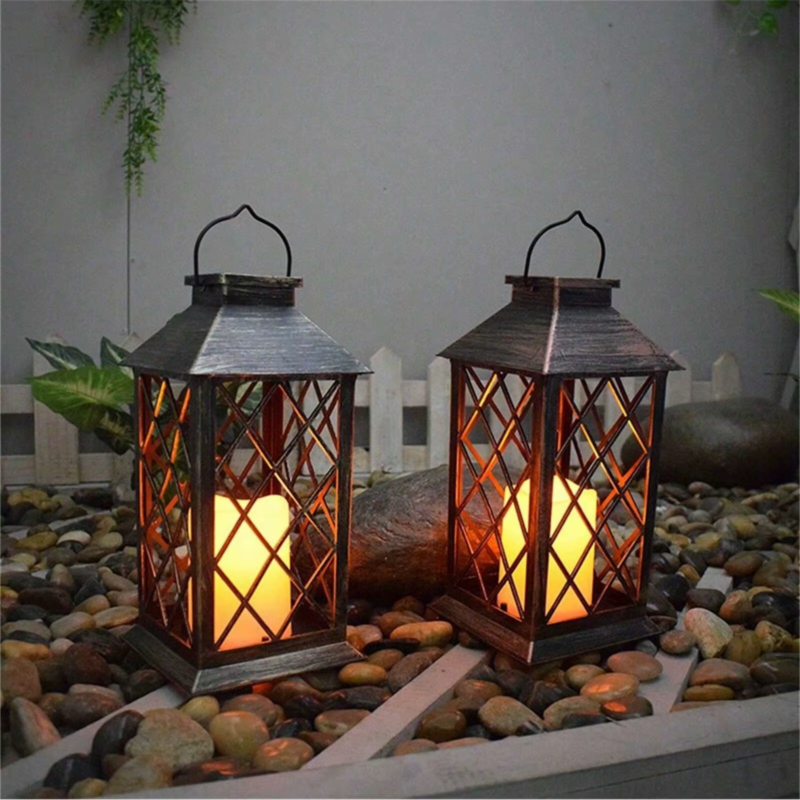 Lampe suspendue à énergie solaire
