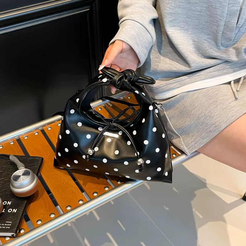 Sac à bandoulière Chic en PU pour femmes, sac à bandoulière en simili cuir, sac à main matelassé, pochette élégante avec chaîne détachable, nouvelle collection 2025