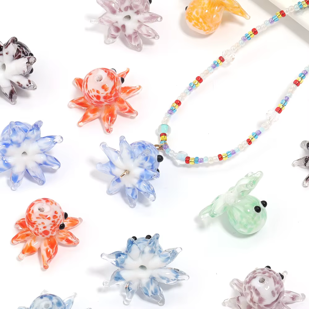 Perles de verre colorées mignonnes de poulpe de bande dessinée, perles de chalumeau, océan, bijoux, haute qualité, bricolage exécutif, rapide