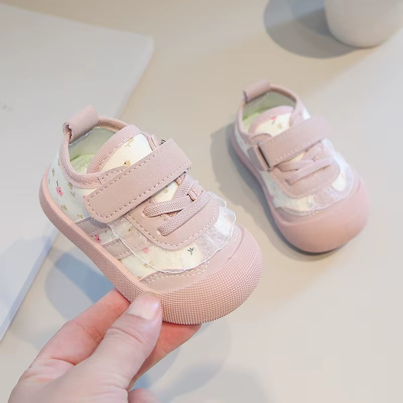 Chaussures d'automne à fleurs pour bébés filles, nouvelles chaussures de sport décontractées à semelles plates et souples, chaussures de marche polyvalentes et élégantes pour enfants