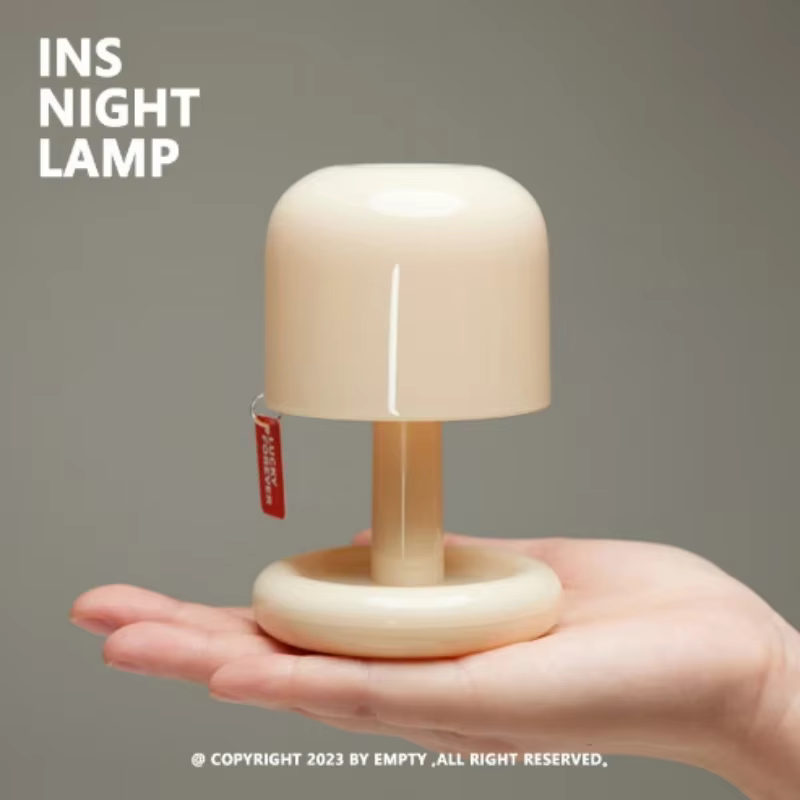 Lampe LED Mini Champignon Rechargeable USB, Veilleuse Ambiante Coucher de Soleil, Lampe de Table Portable pour Décoration de Chambre et Chevet - Déstockage