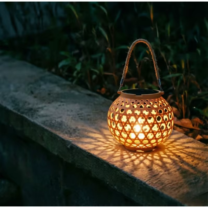 Lanterne solaire LED imitation bambou