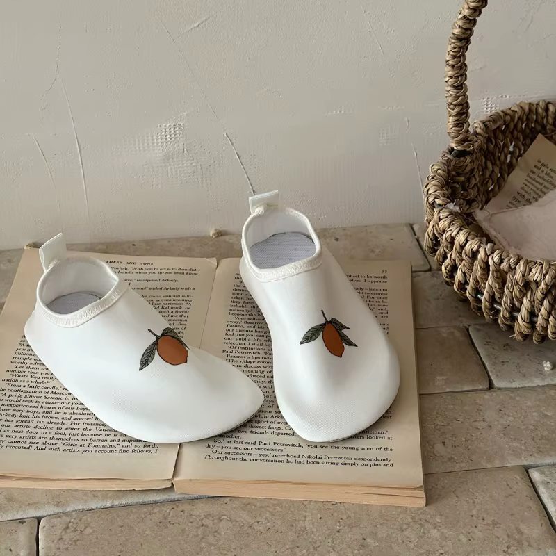 Nouvelles chaussures de plage pour filles 2026, pour garçons de 2 à 7 ans, chaussures d'été imprimées pour enfants, baskets de sport antidérapantes