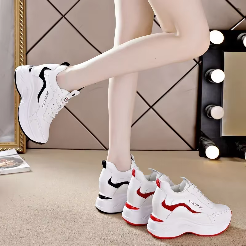 2025 nouveaux talons hauts compensés Sport de plein air printemps blanc chaussures chaussures décontractées respirantes femmes en cuir plate-forme baskets rouge