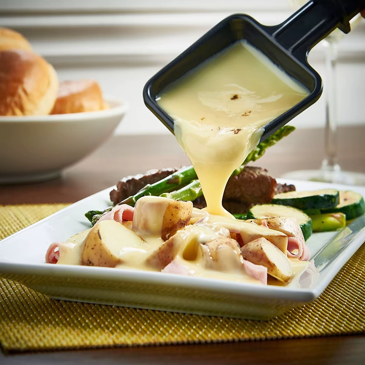 Poêle à raclette avec revêtement antiadhésif, poignée isolée, 4 pelles, plaque de cuisson portable pour omelette au fromage fondu, 4 pièces