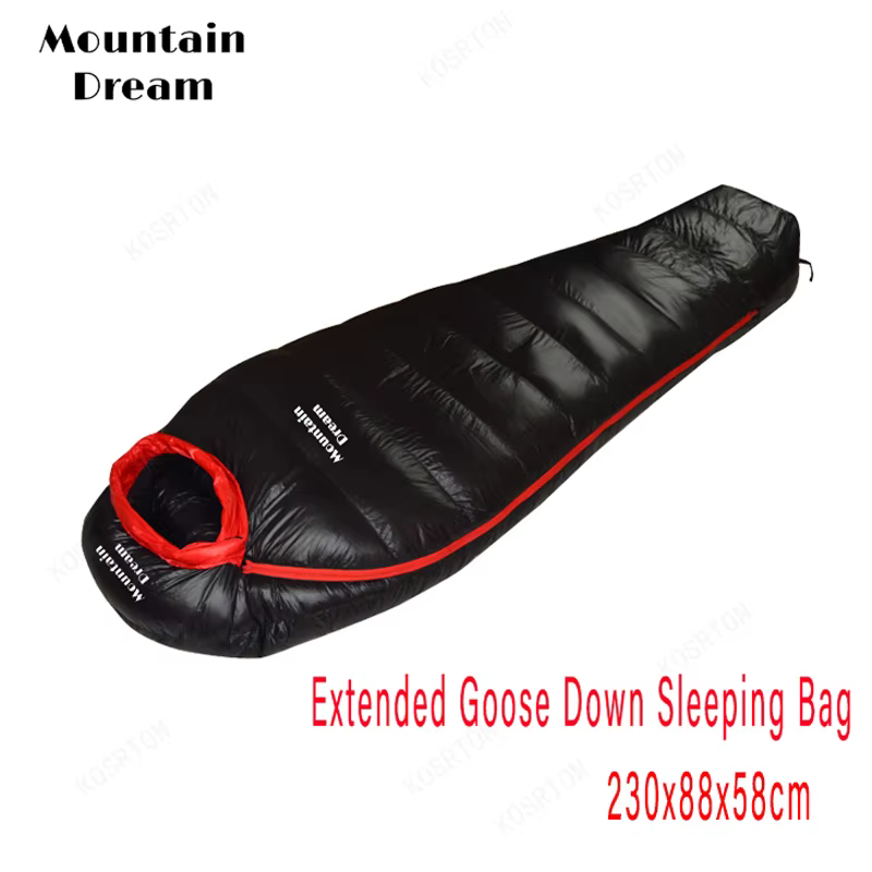 Le sac de couchage momie en duvet d'oie étendu est rempli d'échaud et convient à une hauteur supérieure à 1