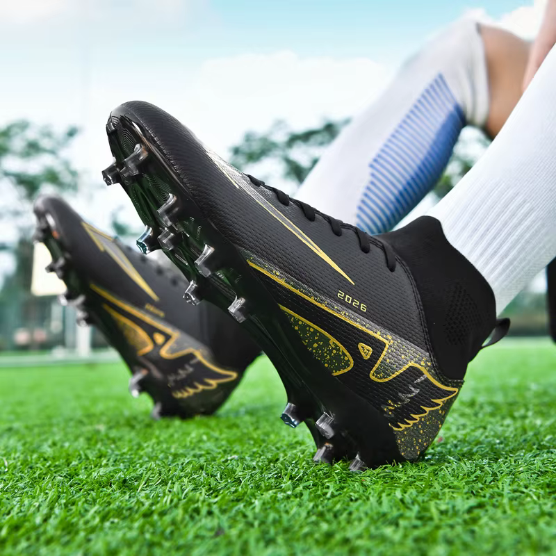 Chaussures de football pour hommes à tige haute, ultralégères, antidérapantes, pour le sport en plein air, chaussures de football de haute qualité pour le futsal, antidérapantes