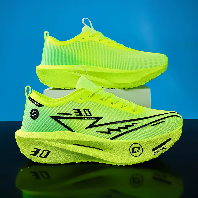 Chaussures de course pour hommes, semelle en carbone, marathon, sport, respirantes, légères, confortables, antidérapantes, pour femmes