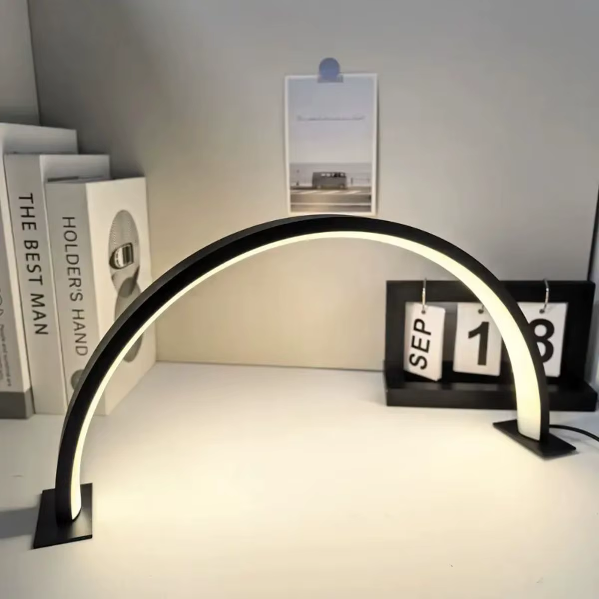 Lampe de bureau en forme de demi-lune en U, lumière LED sans ombre à trois couleurs réglables, alimentation USB universelle, interrupteur de commande filaire à une touche, idéale pour le nail art, les