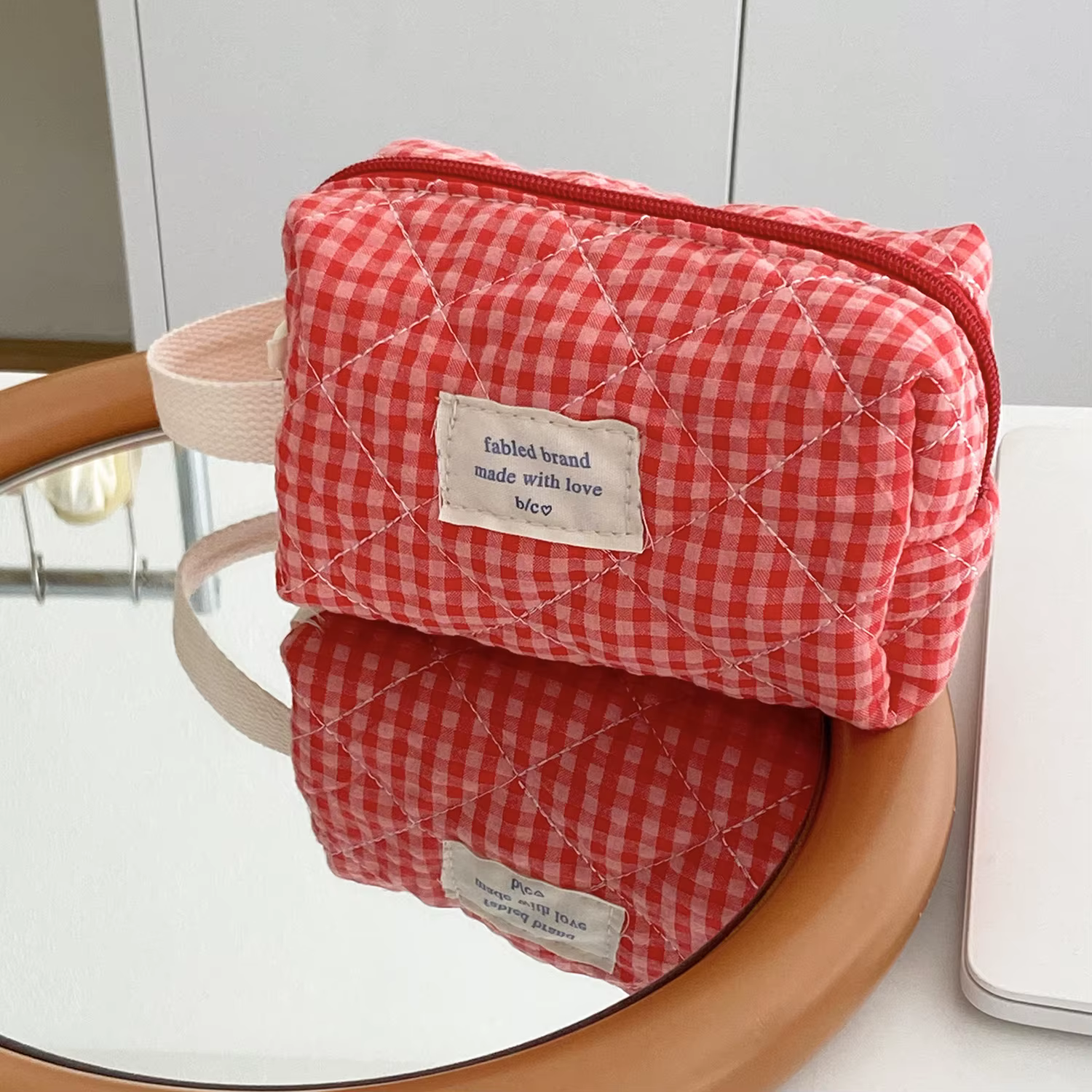 Sac de toilette matelassé grande capacité YT Berry Color pour étudiants, sac de rangement à carreaux, trousse de maquillage style Ins