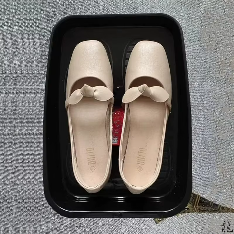 Boîte de rangement multifonctionnelle et durable pour chaussures de voiture, organiseur d'accessoires sous le siège