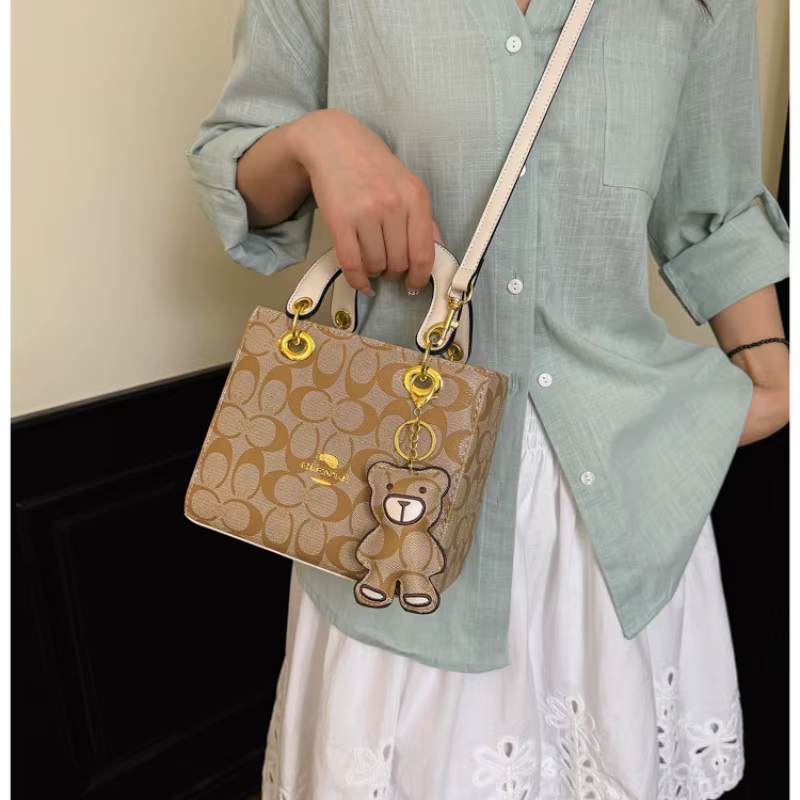 Sac Élégant pour Femme 26 Nouveau Sac à Main Monogramme Circulaire Classique Vintage Mini Sac Fourre-tout Carré Tendance avec Courte Anse Supérieure