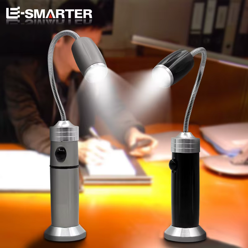 Lampe de poche LED pour barbecue d'extérieur, Zoomable, Super lumineuse, réglable à 360 degrés °   Torche de travail d'urgence de camping avec base magnétique