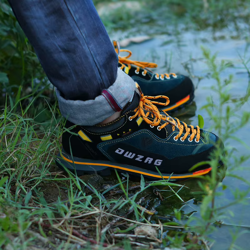 Nouvelles chaussures de randonnée imperméables