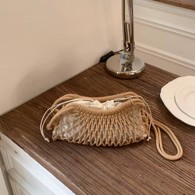 Sac à main bohème tricoté à la main, mini sac à bandoulière léger en filet ajouré, sac de plage décontracté pour femme, idéal pour l'été et les voyages