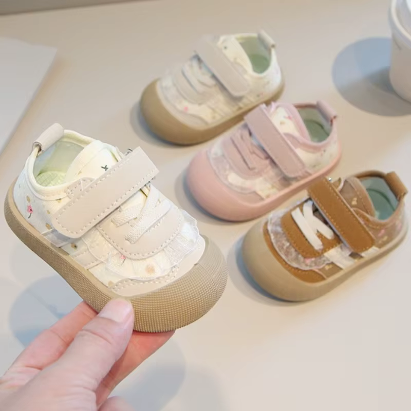 Chaussures d'automne à fleurs pour bébés filles, nouvelles chaussures de sport décontractées à semelles plates et souples, chaussures de marche polyvalentes et élégantes pour enfants