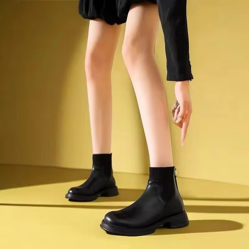 Bottes Courtes Noires en Cuir group pour Femme